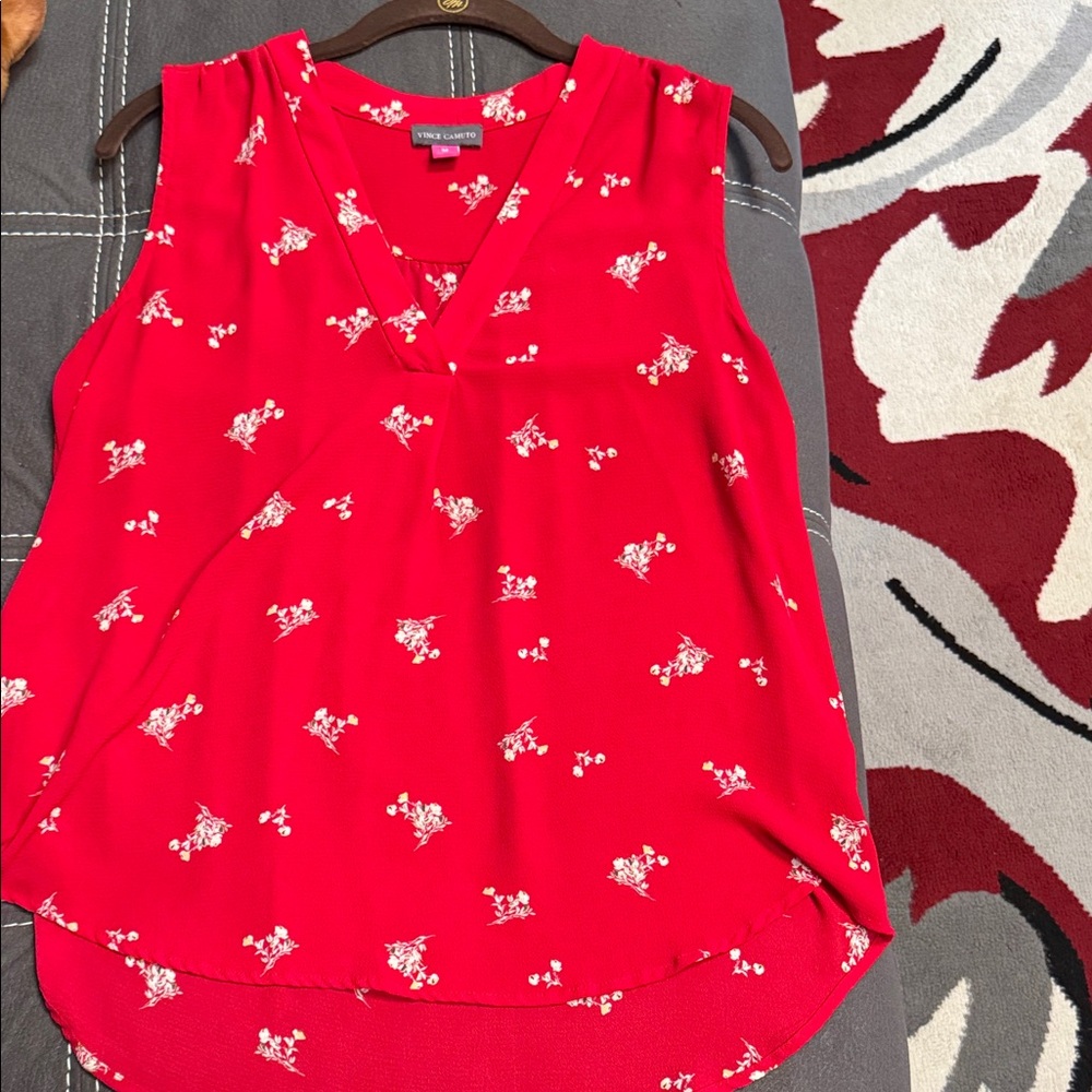 Vince Camuto Red Floral V-Neck Blouse